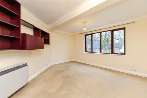 2 bedroom flat for sale, Norton Way North, Letchworth Garden City