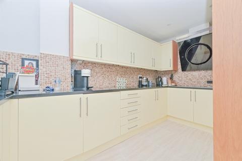 4 bedroom townhouse for sale, Edson Close, Watford