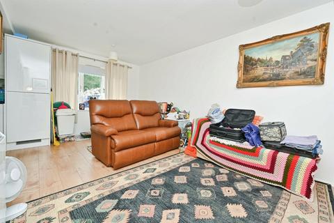 1 bedroom ground floor flat for sale, Hunters Lane, Leavesden, Watford