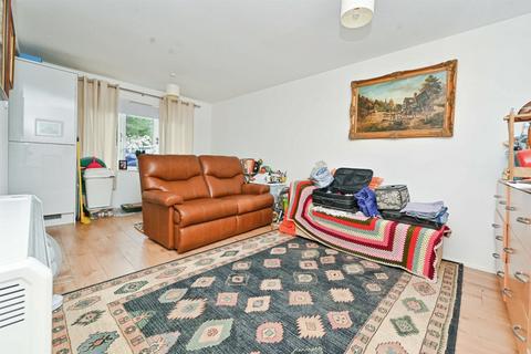 1 bedroom ground floor flat for sale, Hunters Lane, Leavesden, Watford