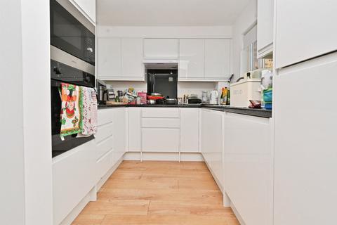 1 bedroom ground floor flat for sale, Hunters Lane, Leavesden, Watford