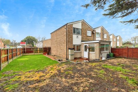 3 bedroom end of terrace house for sale, The Gardens, Baldock