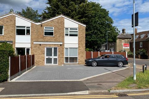 3 bedroom end of terrace house for sale, The Gardens, Baldock