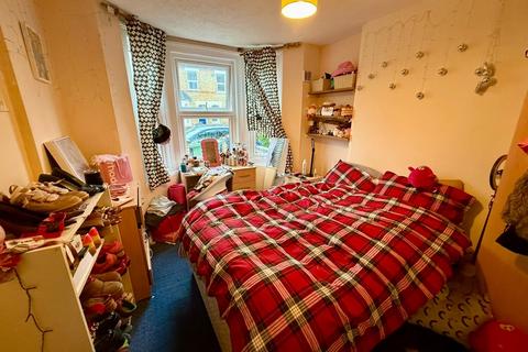 undefined, Essex Street, Oxford, OX4