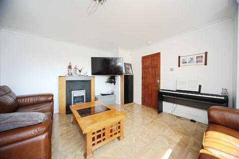 undefined, Grampian Way, Luton