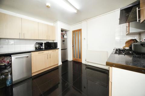 undefined, Flint Close, Luton