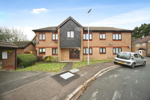 undefined, Rodeheath, Luton