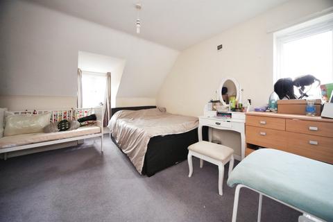 3 bedroom terraced house for sale, Morgan Close, Luton