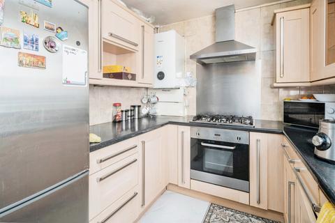 undefined, Fitzwarin Close, Luton