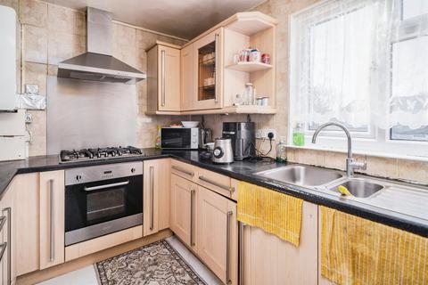 undefined, Fitzwarin Close, Luton