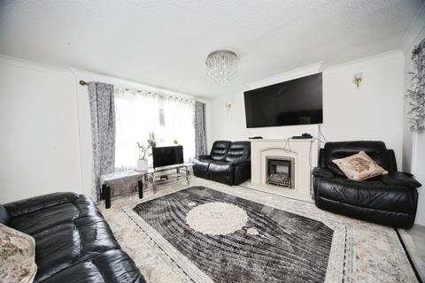 4 bedroom semi-detached house for sale, Butely Road, Luton