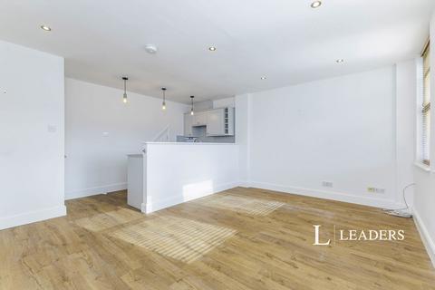 2 bedroom flat to rent, Windsor Street, KT16