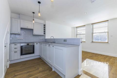 2 bedroom flat to rent, Windsor Street, KT16
