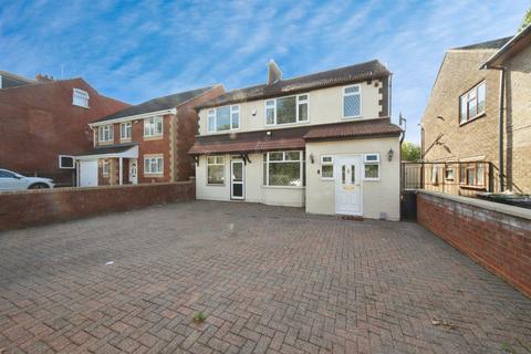 5 bedroom detached house for sale, Toddington Road, Luton