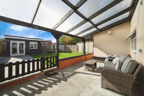 5 bedroom detached house for sale, Toddington Road, Luton
