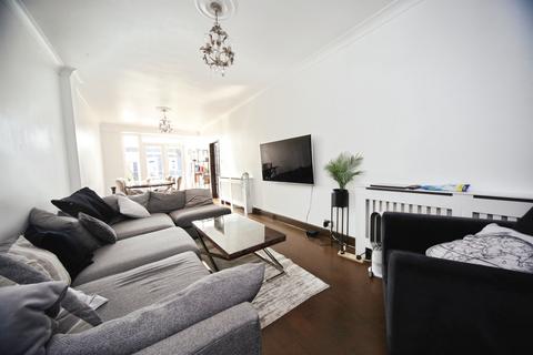 5 bedroom detached house for sale, Toddington Road, Luton