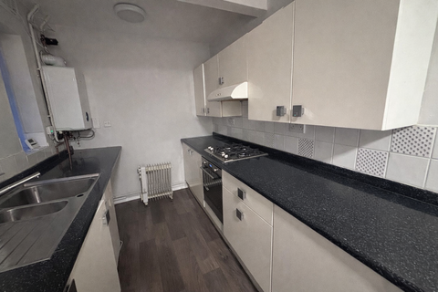 3 bedroom terraced house to rent, Windfield Road, Liverpool, L19