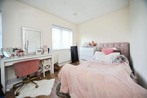 undefined, Hedges Way, Luton