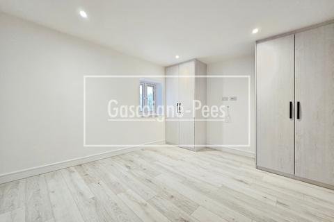 undefined, Haycroft Road, SURBITON, KT6