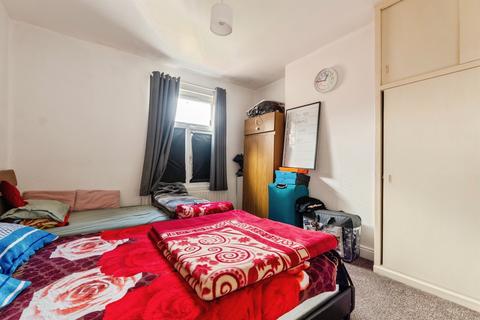 2 bedroom terraced house for sale, Trafford Road, Leicester