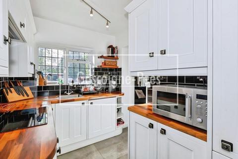 undefined, The Meads, Slough, SL2