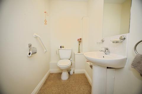 2 bedroom retirement property for sale, Hancock Drive, Luton