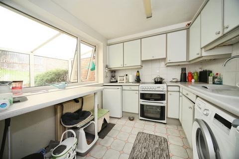 undefined, Bonnick Close, Luton