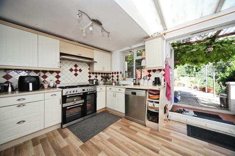 3 bedroom semi-detached house for sale, Cranleigh Gardens, Luton