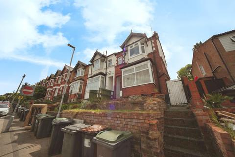 Russell Rise, Luton