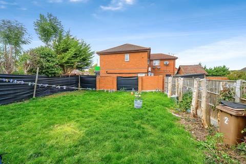6 bedroom detached house for sale, Mees Close, Luton