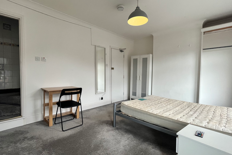 undefined, Cromwell Road, Southampton, SO15