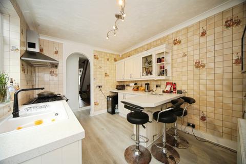 3 bedroom terraced house for sale, High Town Road, Luton