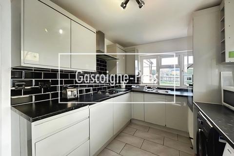 5 bedroom detached house to rent, Fairfax, Bracknell, RG42