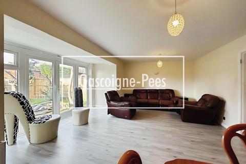 5 bedroom detached house to rent, Fairfax, Bracknell, RG42