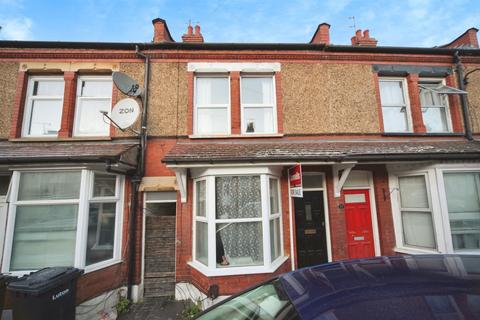 St. Saviours Crescent, Luton