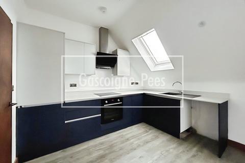 2 bedroom apartment to rent, York Road, Camberley, GU15