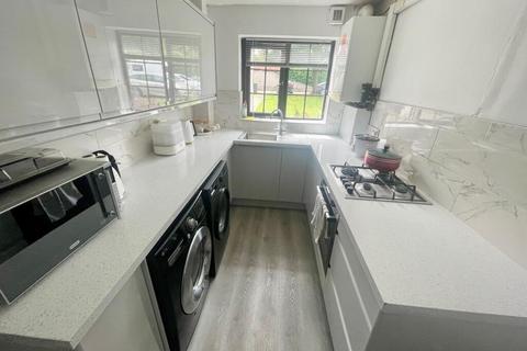 2 bedroom ground floor flat for sale, Dallow Road, Luton