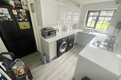 2 bedroom ground floor flat for sale, Dallow Road, Luton
