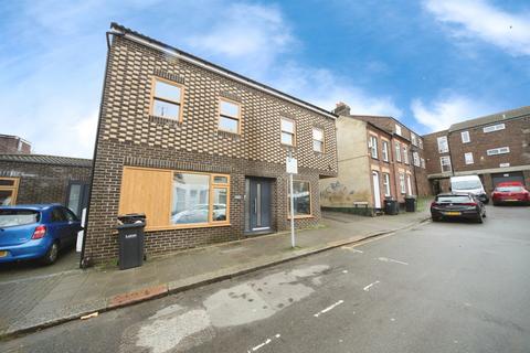 3 bedroom flat for sale, William Street, Luton