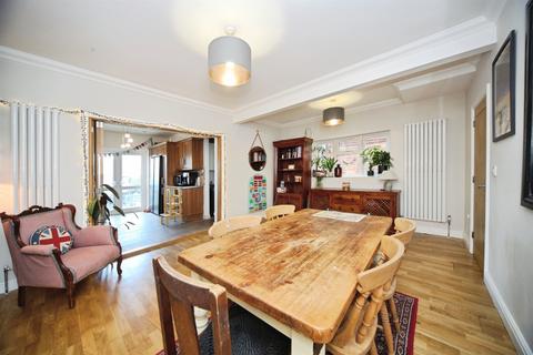 undefined, Alexandra Avenue, Luton