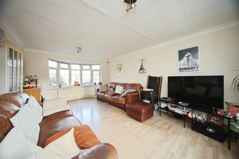 4 bedroom detached house for sale, Sutherland Place, Luton