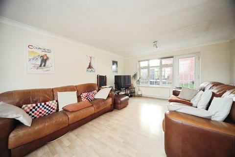 4 bedroom detached house for sale, Sutherland Place, Luton