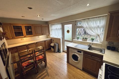 3 bedroom house to rent, Hawthorne Avenue, Stoke-on-Trent, ST4