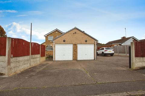 4 bedroom detached house for sale, Sandgate Avenue, Mansfield Woodhouse, Mansfield