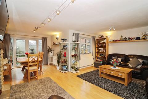 4 bedroom detached house for sale, Alfreton Road, Sutton-In-Ashfield