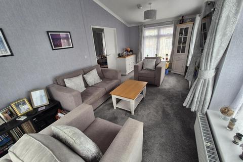 2 bedroom park home for sale, Theddingworth Road, Lubenham, Market Harborough