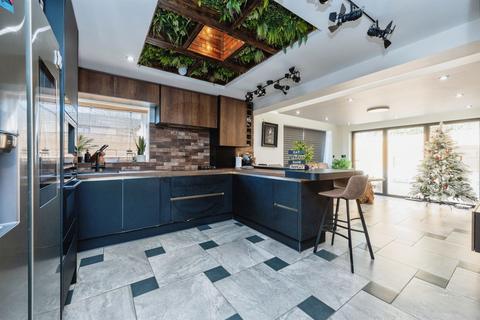 undefined, Forest Rise, Eaglestone, Milton Keynes