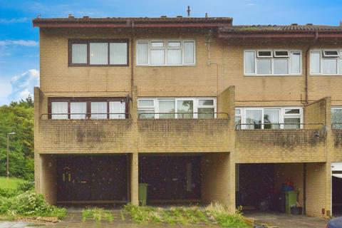 Yarrow Place, Conniburrow, Milton Keynes
