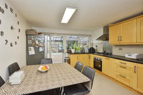 undefined, Yarrow Place, Conniburrow, Milton Keynes