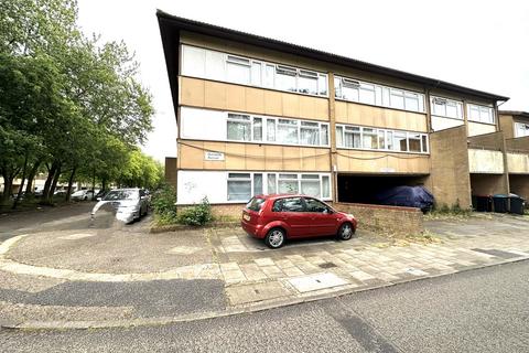 Perran Avenue, Fishermead, Milton Keynes